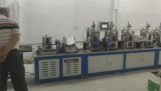 Machine de fabrication automatique de protecteur de bord à profil L 15.3 kW 40 m/min Vitesse