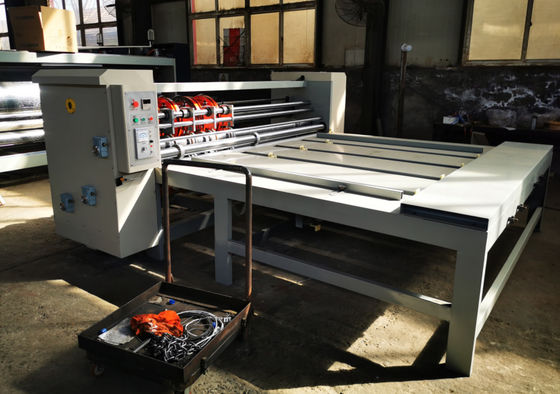 Machine à fentes rotatives en carton ondulé K-B-1426 Fermeture rotative à chaîne