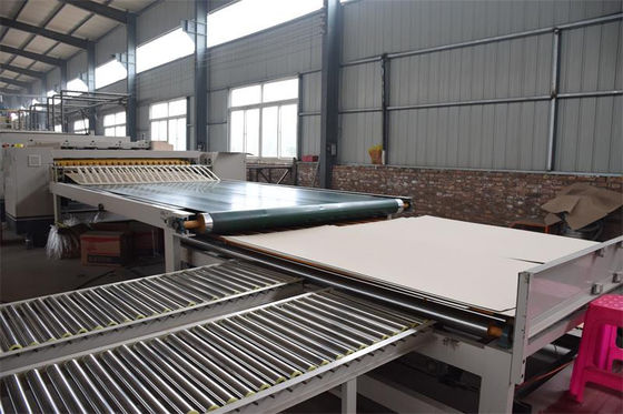 Machine de corrugation de papier personnalisée de 1,5 kW